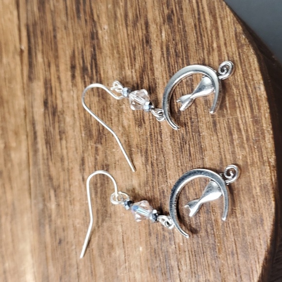 E2174 crescent moon cat earrings - Picture 1 of 2